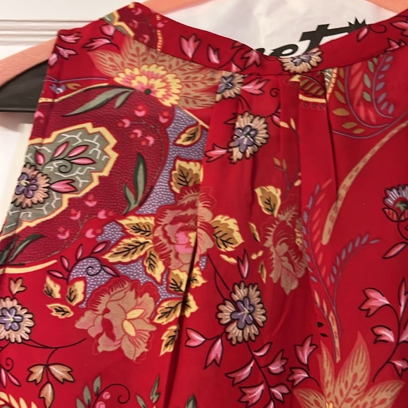 Let it be Sleeveless tank, beautiful, bold red print w paisley. NWT - Picture 4 of 6